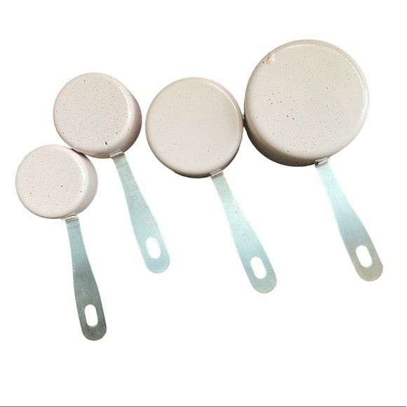 Metal Pink Measuring Cups - Picture 5 of 5